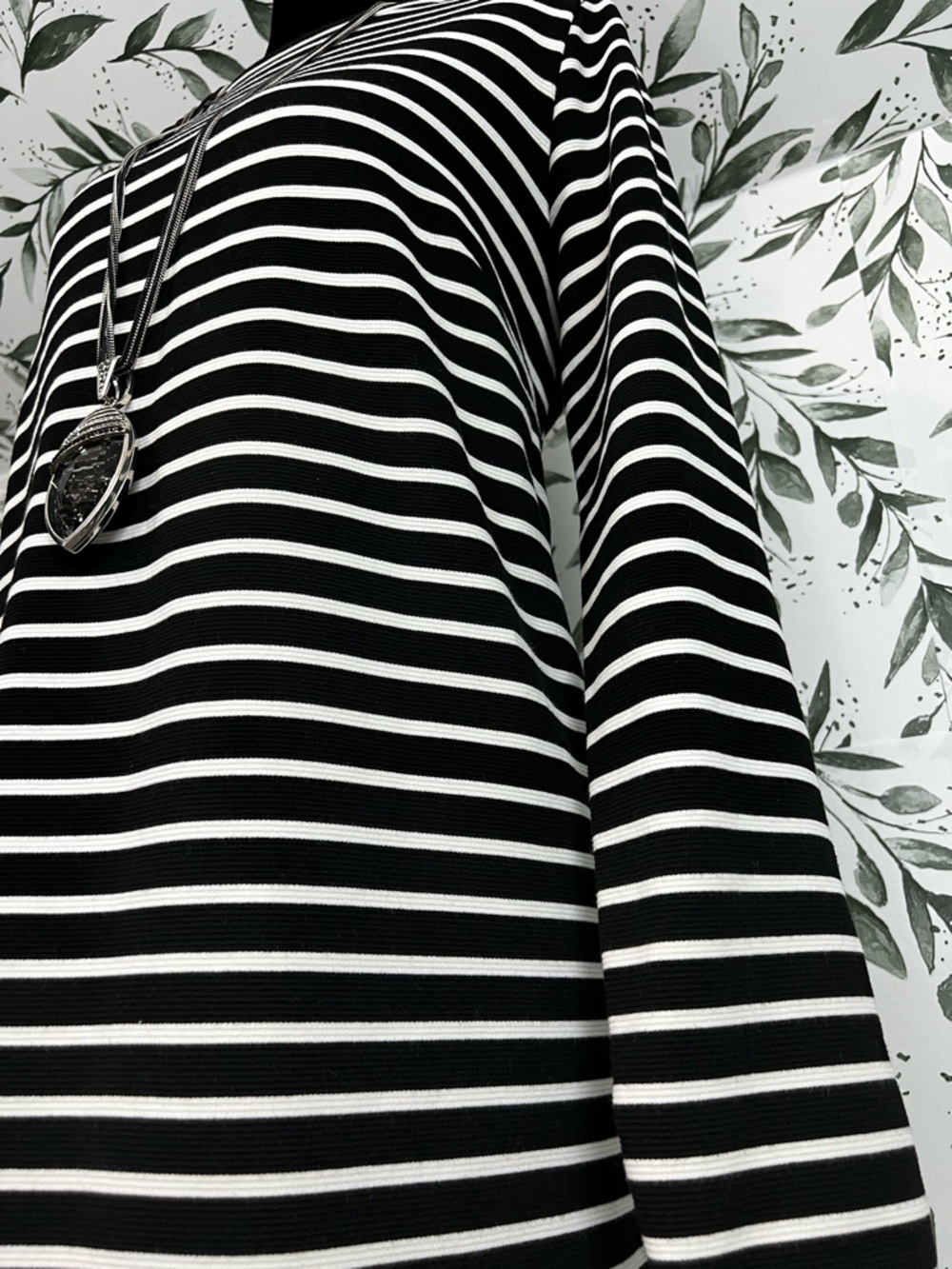 LOFT Striped Black White Crew Neck Long Sleeve Sz M Classic Relaxed Dress #E - Picture 5 of 10